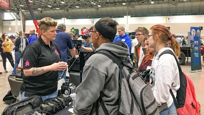 When L-83 dispatcher Tatum Keister isn’t fielding calls behind a desk, she spends time reaching out to schools, talking about a career as a Boilermaker. Keister is speaking with teens in spring of 2019 at the student jobs expo iBuild, held at the Kansas C